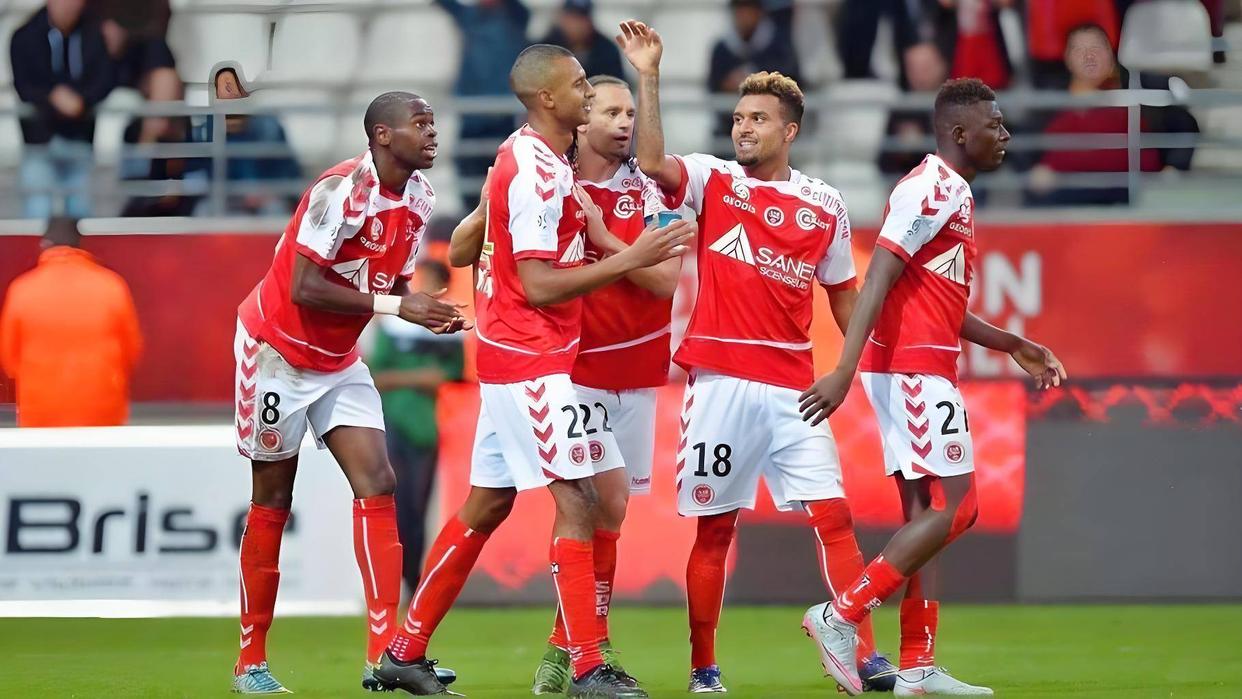 关于梅斯客场逼平对手，法甲中游球队保持稳定表现的信息