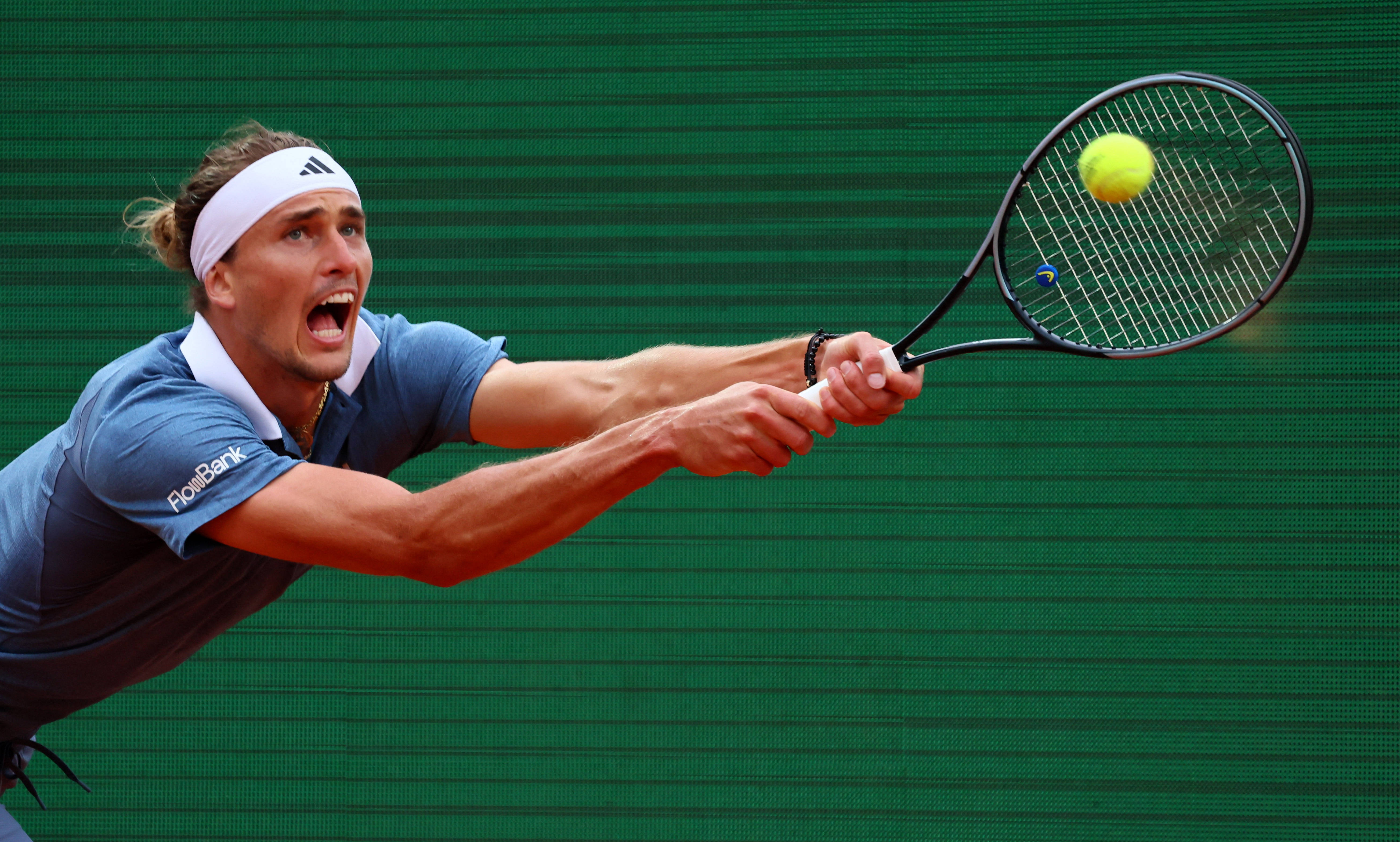 包含世界网球队力克美国网球队，兹维列夫绝境逆转的词条