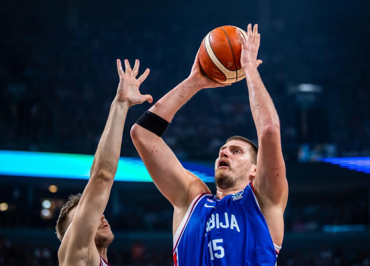 包含勇士B队鏖战塞尔维亚男篮，瓦兰丘纳斯绝境逆转的词条