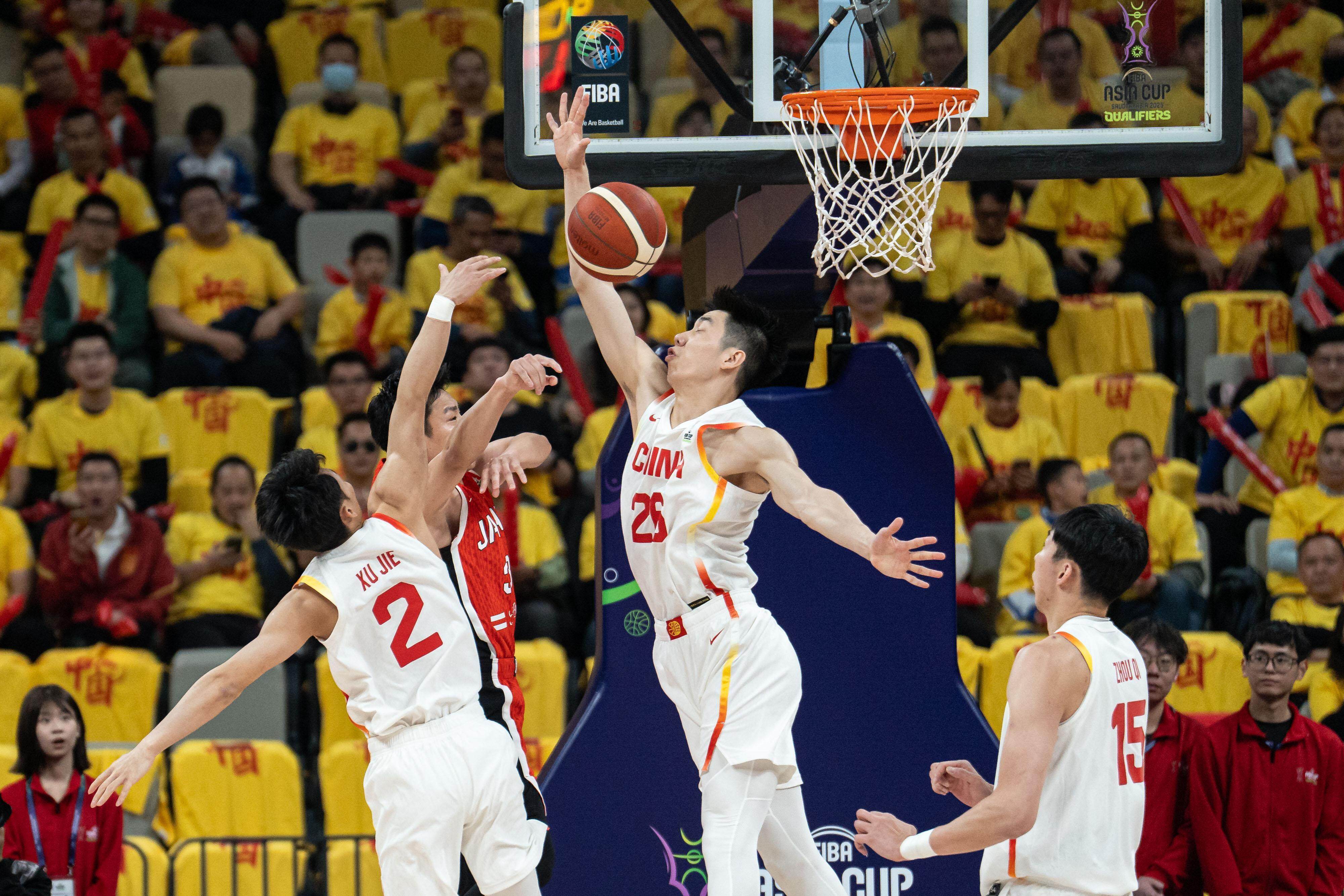 日本男篮完胜美国男篮，威斯布鲁克送出助攻