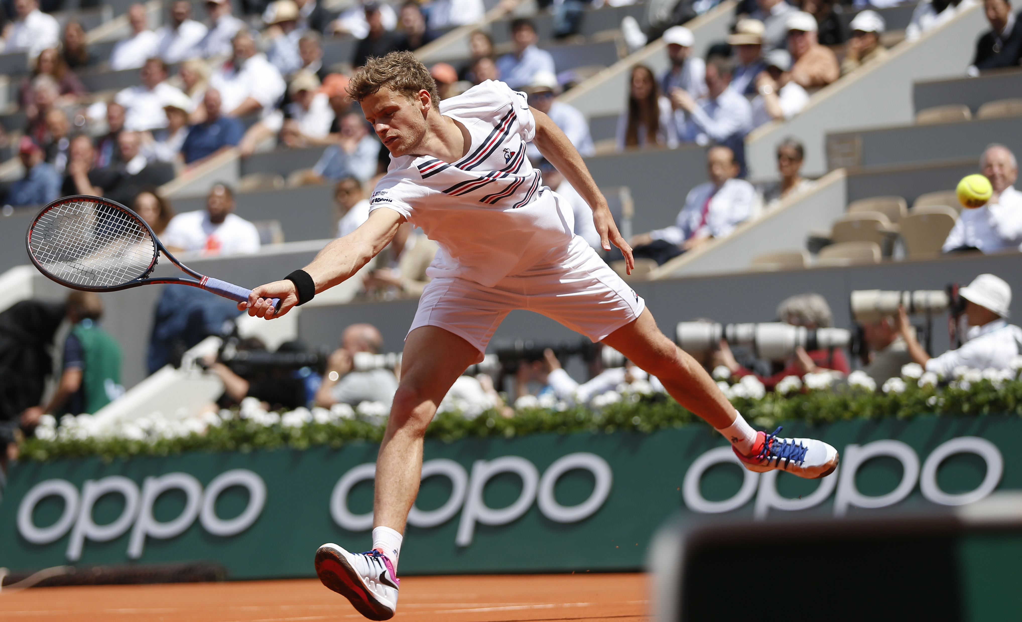 德国网球队险胜法国网球队，纳达尔打破历史纪录的简单介绍