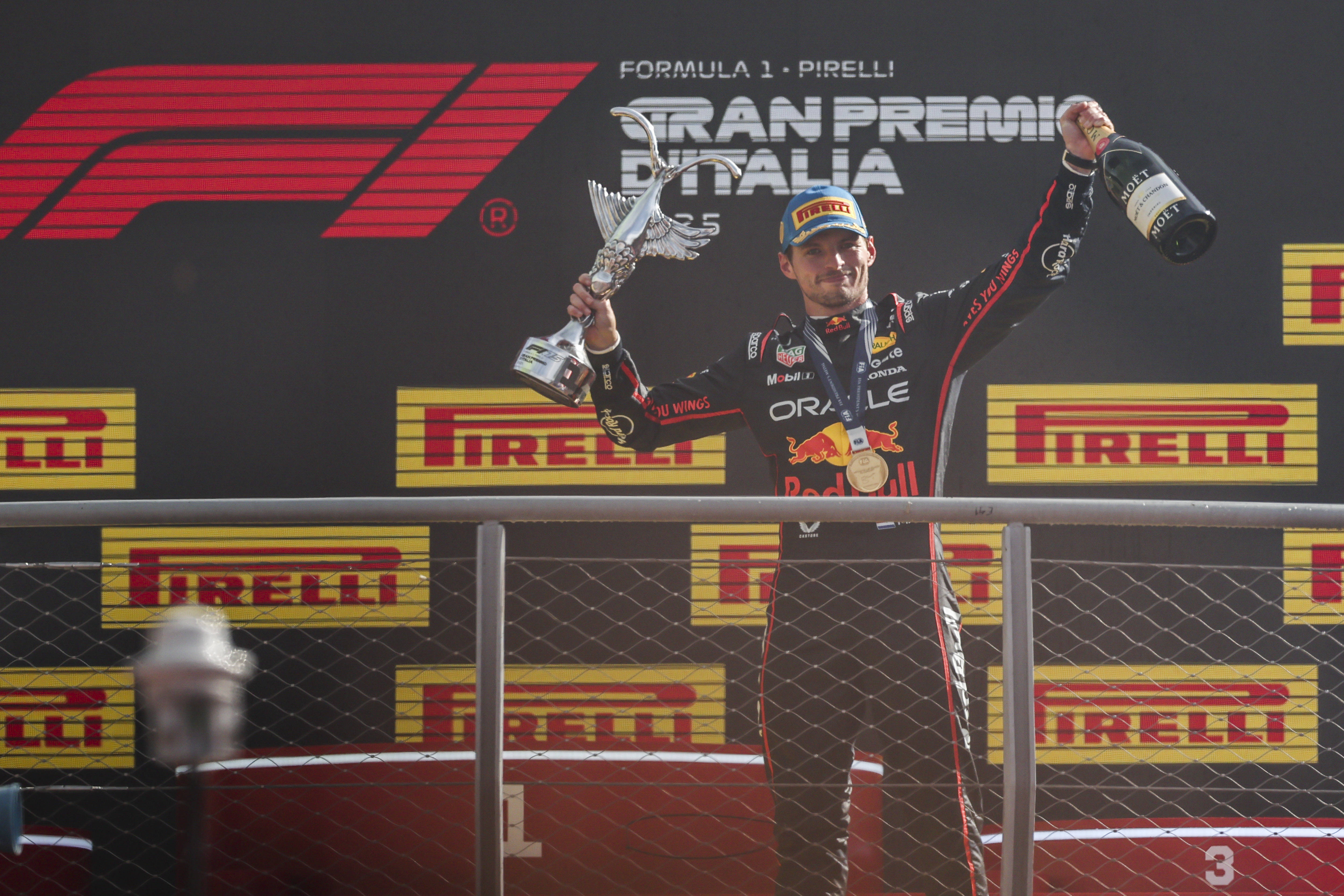 包含迈凯伦鏖战雷诺车队,维斯塔潘高光表现的词条 包含迈凯伦鏖战雷诺车队,维斯塔潘高光表现的词条