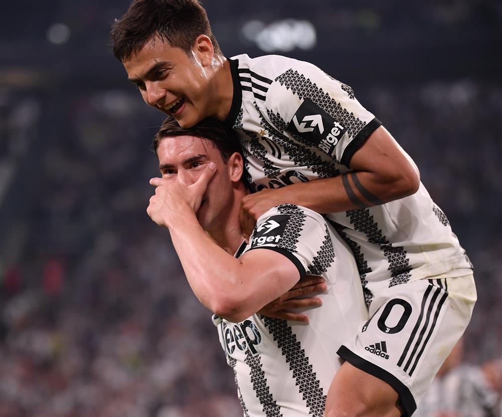 红黑之战:米兰双雄豪取三分 红黑之战:米兰双雄豪取三分