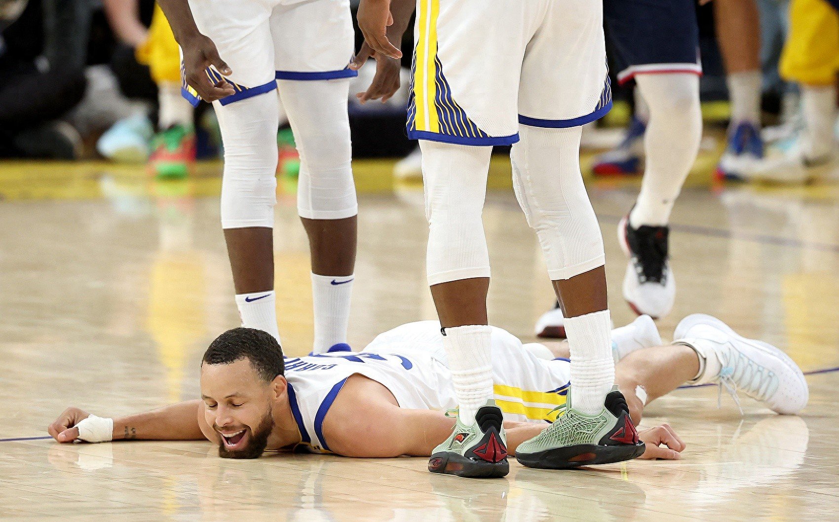 勇士遭遇连败，如何扭转颓势？