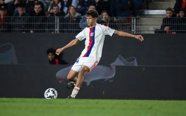 里昂球员表现出色，助队获得胜利的简单介绍