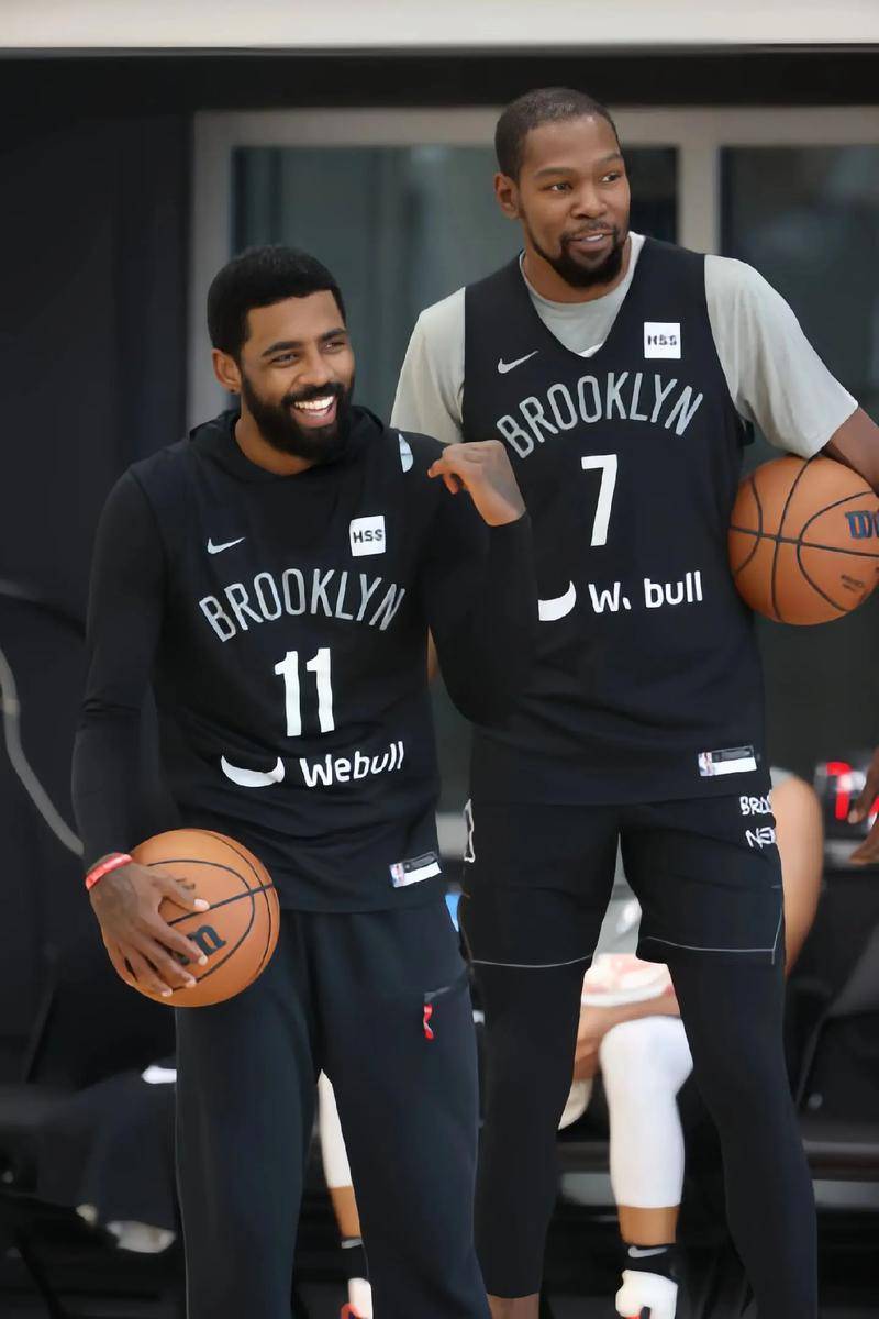 崭露头角,欧文外线独得全场最高分的简单介绍 崭露头角,欧文外线独得全场最高分的简单介绍