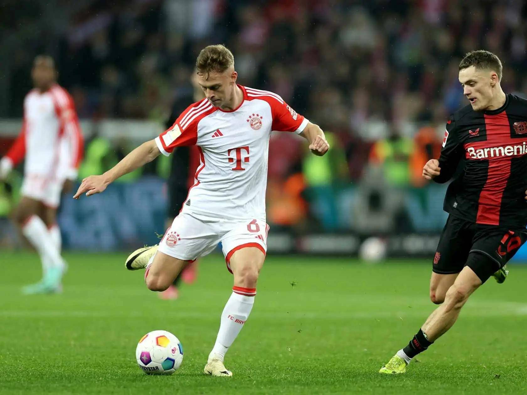 包含慕尼黑球员默契配合，球队整体实力凸显的词条