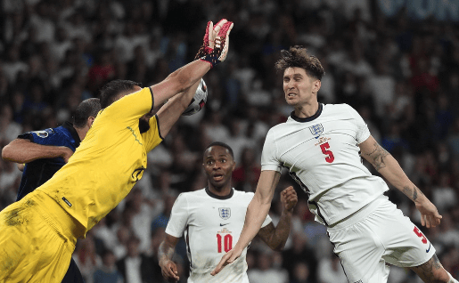 关于曼城客场大胜，扩大领先优势的信息