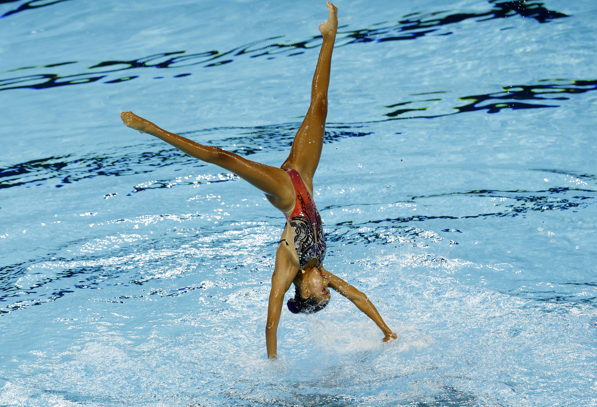 跳水选手绝美表演触动人心夺金