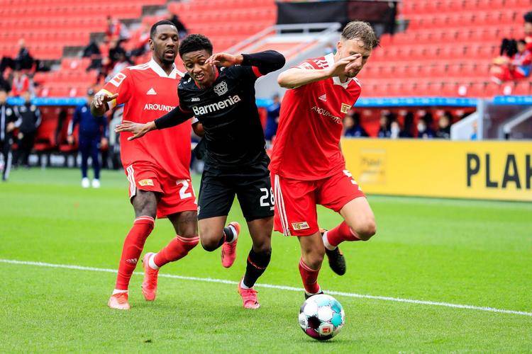 关于斯图加特主场大胜，提升士气信心的信息