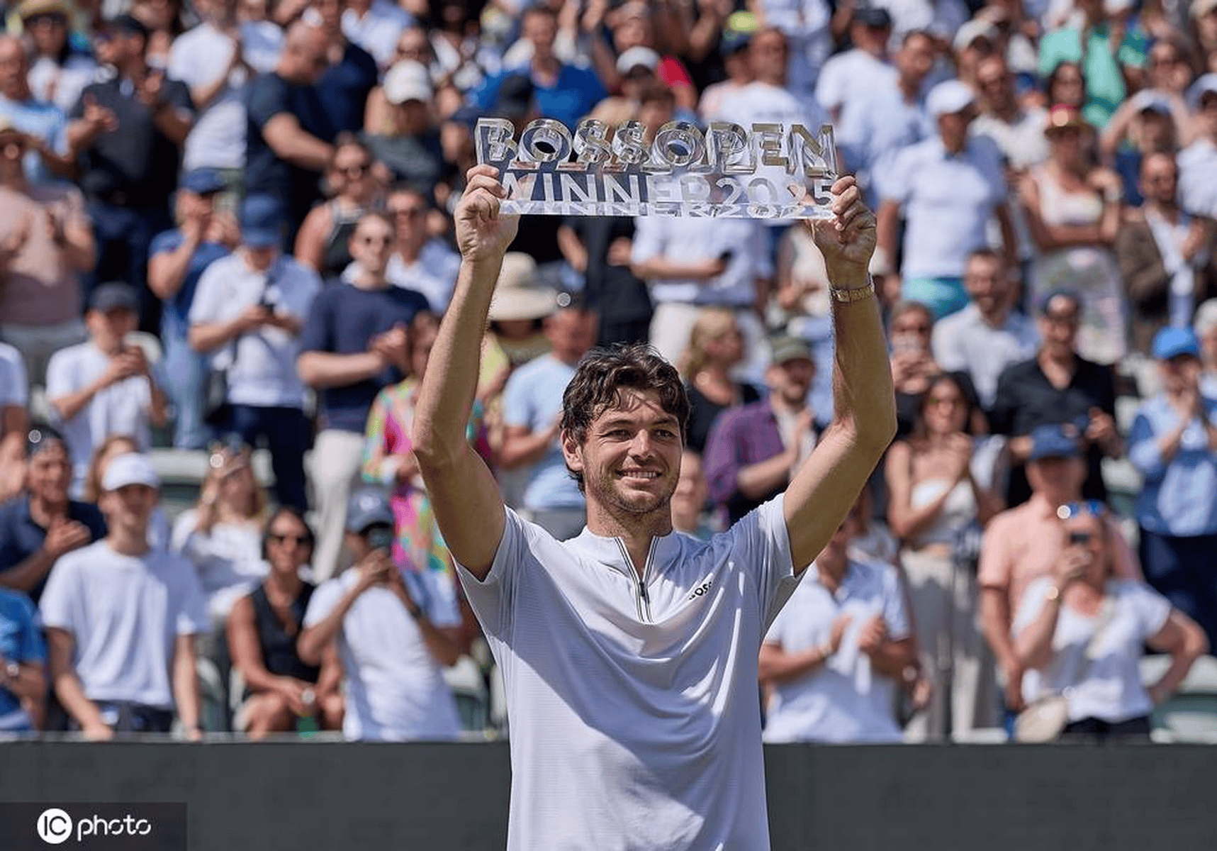 关于斯图加特主场大胜，提升士气信心的信息