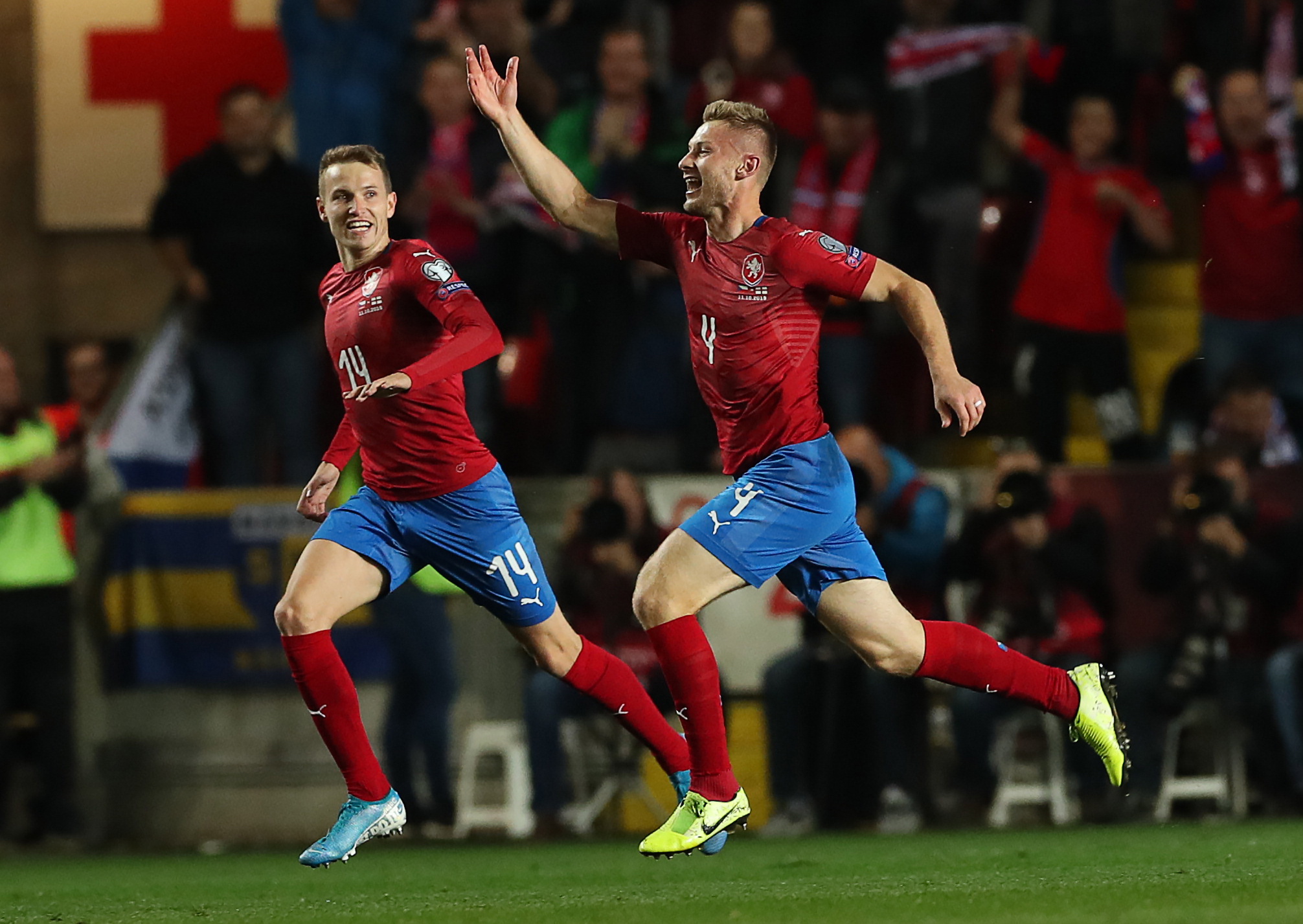 捷克如愿晋级，欧国家足球联赛诞生奇观的简单介绍