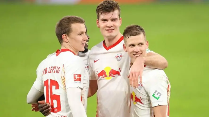 包含那不勒斯作客莱比锡，硬战未解的词条