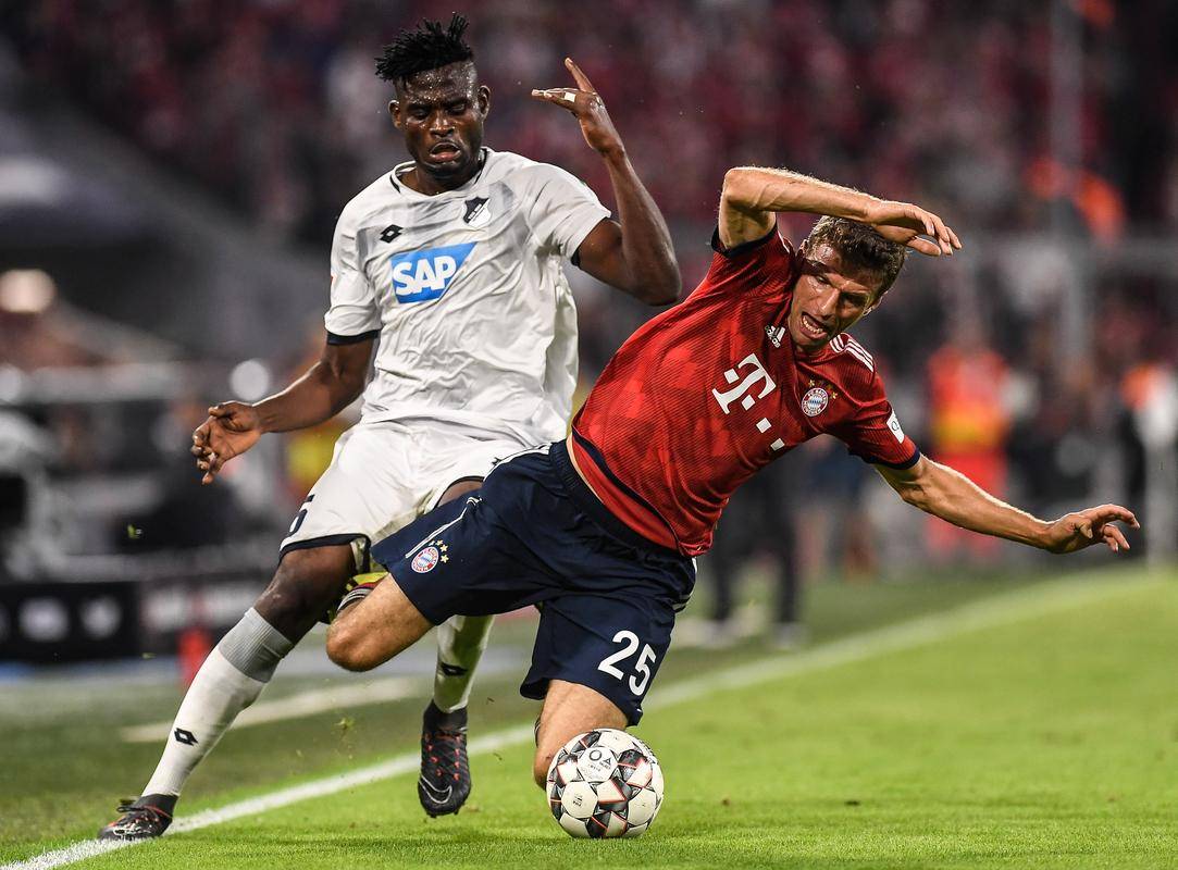 拜仁慕尼黑中场积极进攻，屡次威胁对手大门的简单介绍