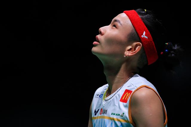 包含马来西亚羽毛球队血洗英格兰羽毛球队，戴资颖惊艳世界的词条