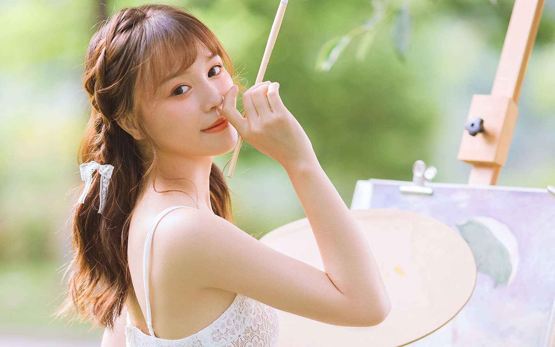 从诺坎普到伊蒂哈德，阿克在巴萨掀翻勒沃库森的焦点战中证明自己