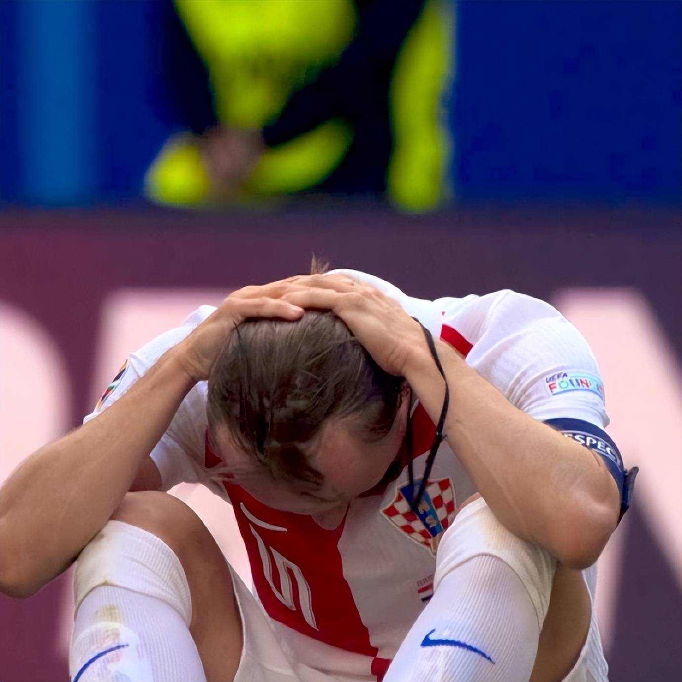 巴黎绝杀荷兰，库尔图瓦状态火热的简单介绍