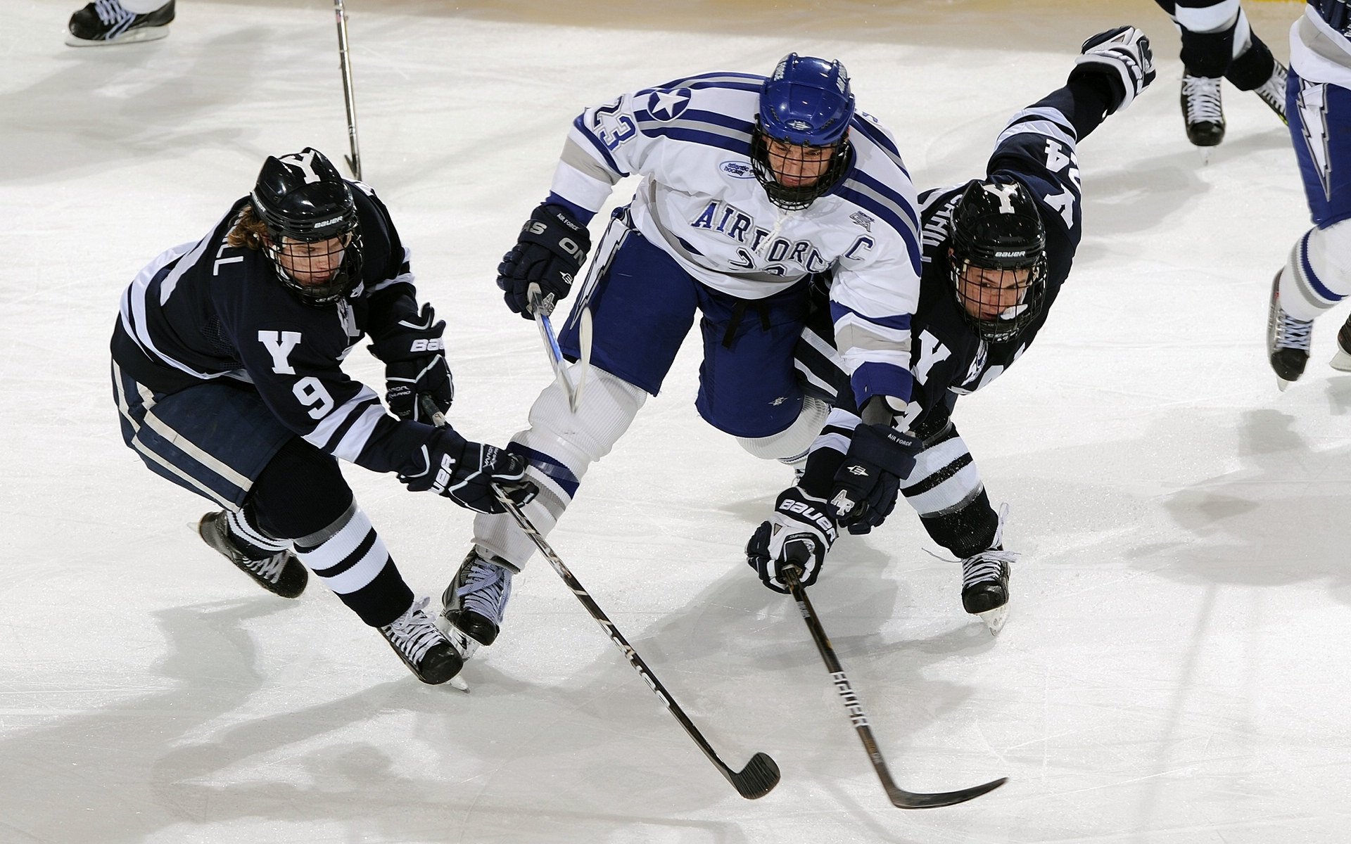 孔德一夫当关，里昂战术铁幕—韩国队遭遇全方位战术压制