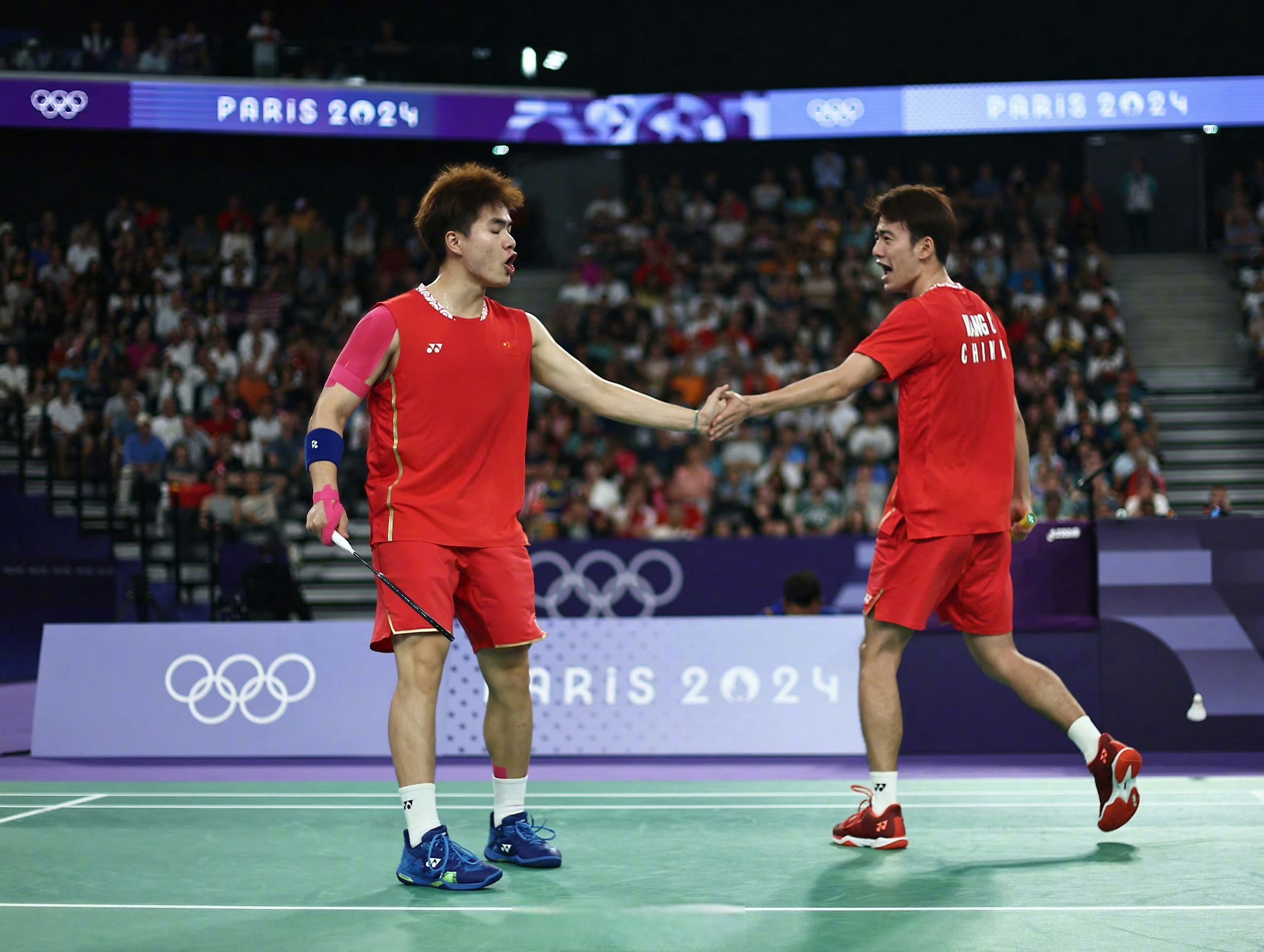 包含中国羽毛球队轻取马来西亚羽毛球队，马琳制霸全场的词条